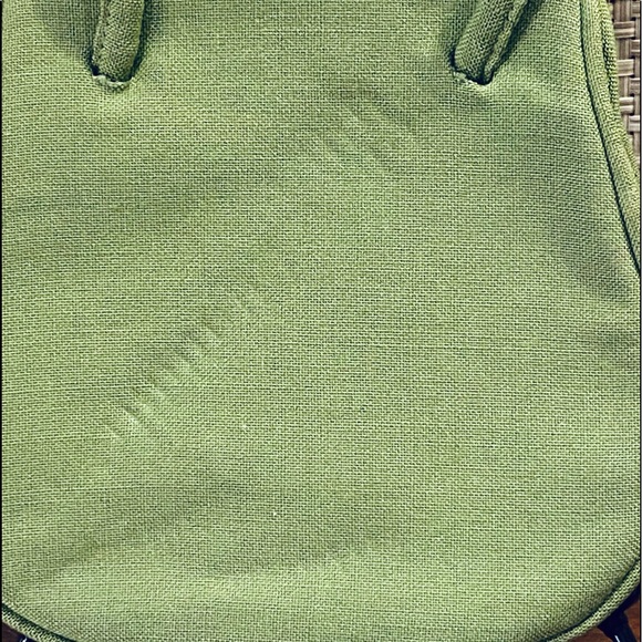 SOLD🌟HP🌟VTG 1950s Green Linen Kiss Clasp Handbag - Picture 8 of 12